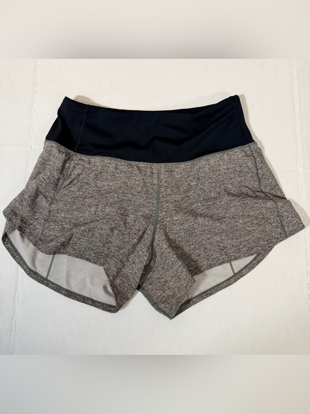 lululemon athletica Heather Gray Shorts with Black Waistband size 6 Tall